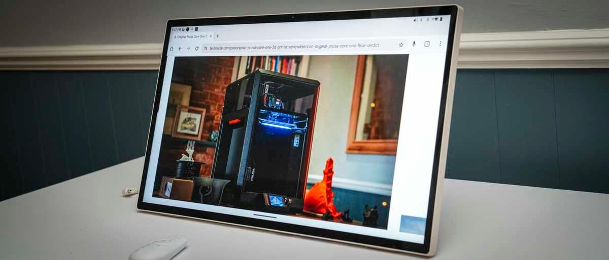 I reviewed this 25-inch portable monitor – I just wish it lived up to its huge potential